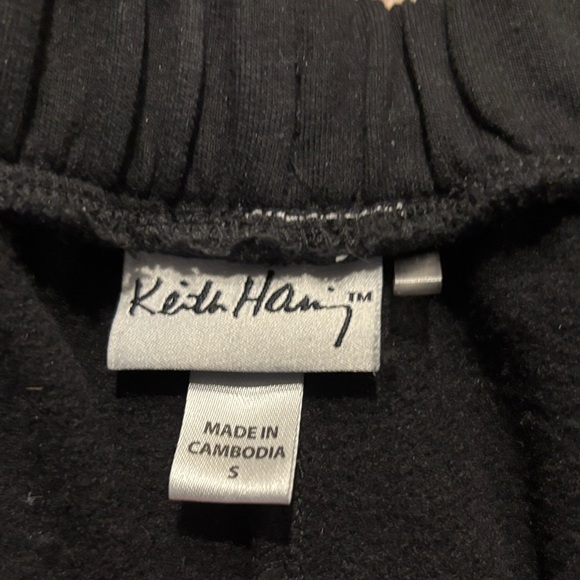Keith Haring Black Sweatshirt and Joggers Set with Red Heart - Picture 9 of 12